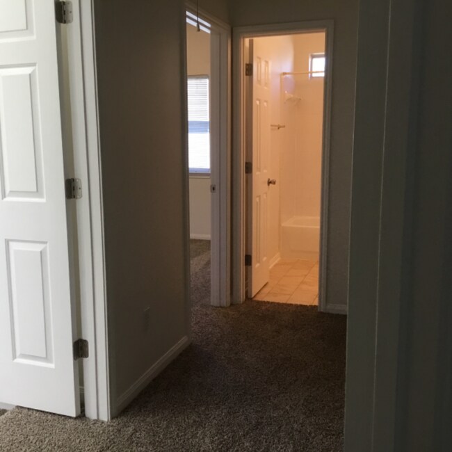 Building Photo - 2911 Whisper Oaks Ln