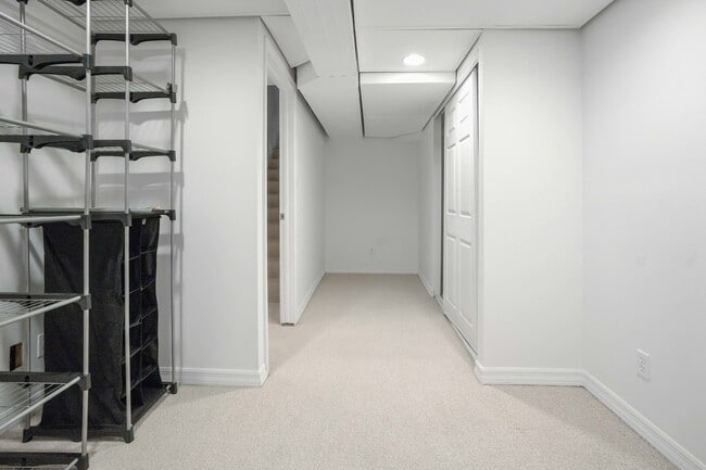 Building Photo - 549 Ivory Ln