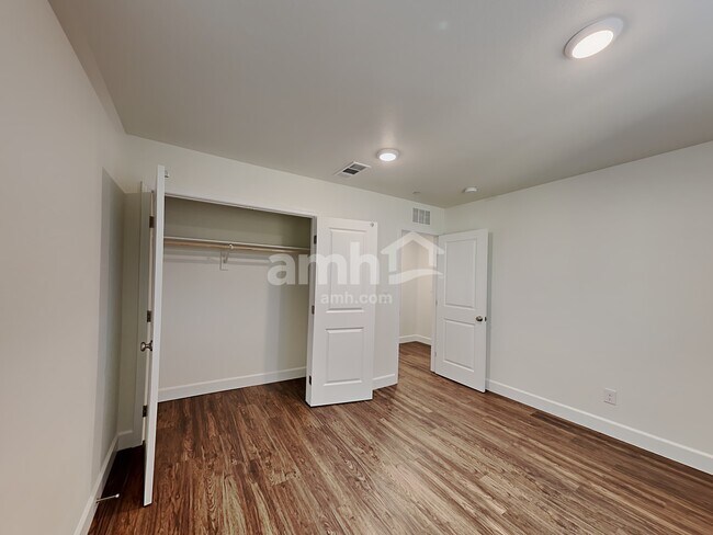 Building Photo - 302 Palazza Reserve Pl