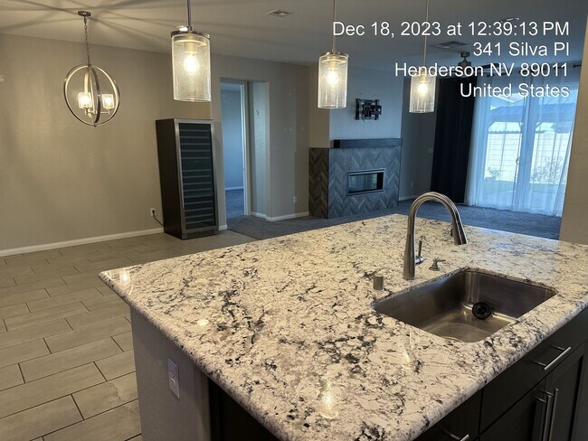 Building Photo - Like New Single Story Home in Cadence/Hend...