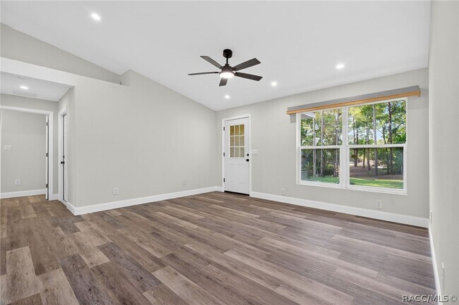 Building Photo - 618 Spruce St