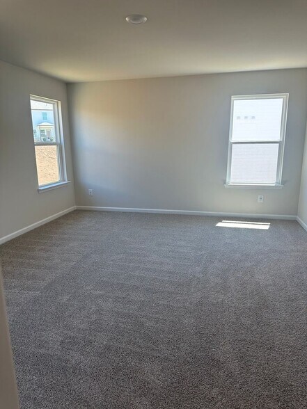 Building Photo - 3645 Shore Wood Ave