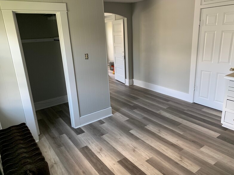 Kitchen and walk in pantry - 609 Grant St