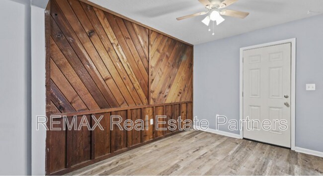 Building Photo - 4001 Mable St