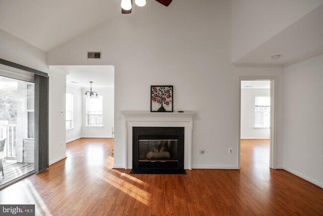 Building Photo - 131 Timberbrook Ln