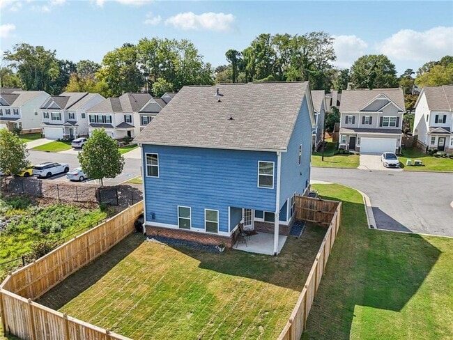 Building Photo - 3890 Clarington Dr