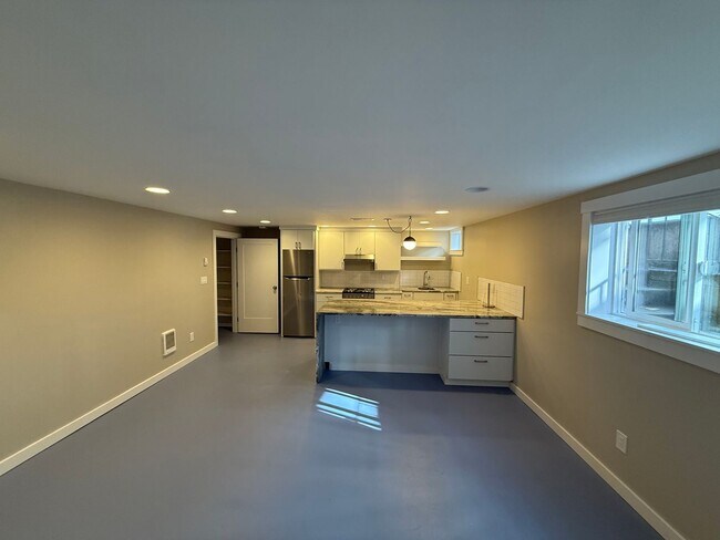 Building Photo - Stunning 4 Bed 4 Bath Home Steps from Golden Gardens in Ballard with MIL Suite