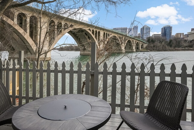 Building Photo - 3590 Water St NW