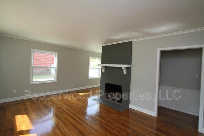 Building Photo - 115 1st Ave