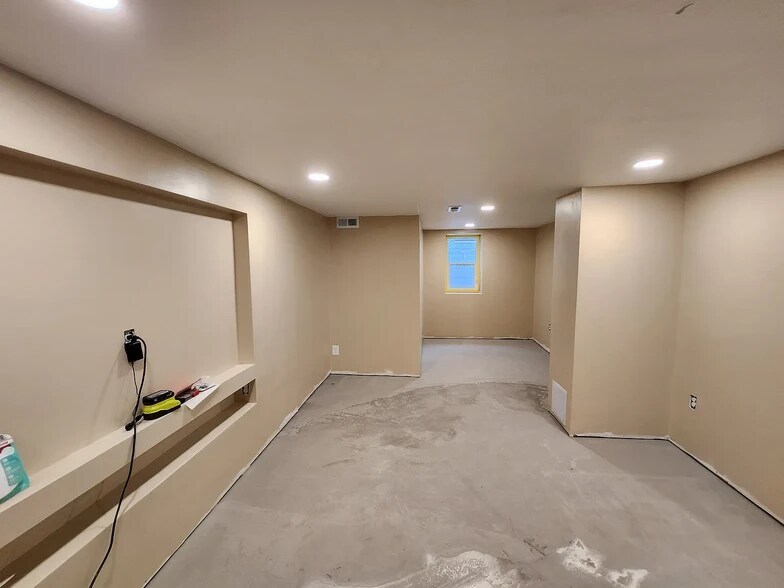 Building Photo - 1103 Ravenwood Ave