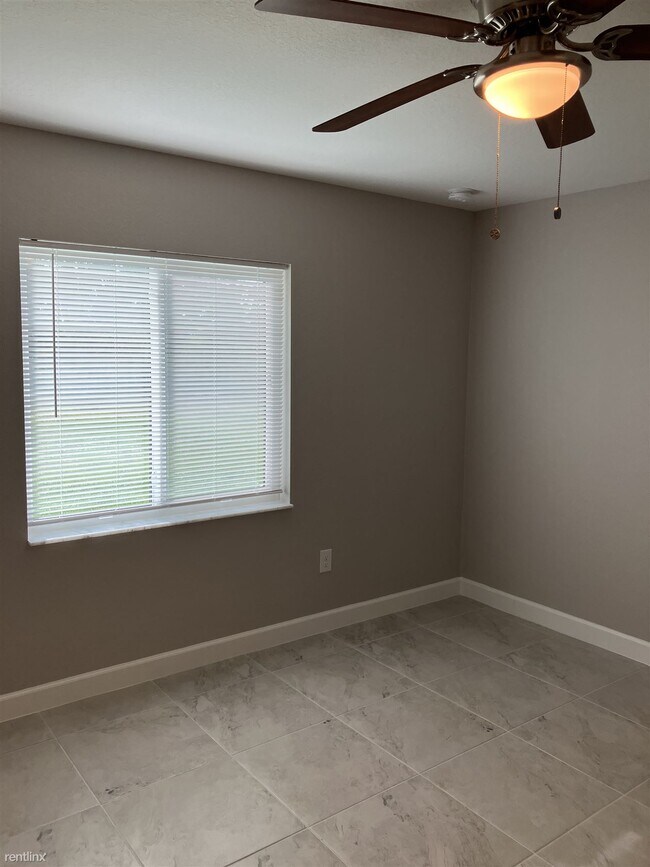 Building Photo - 3 br, 2 bath Duplex - 127 Boundary Bouleva...