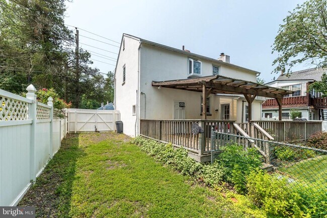 Building Photo - 3279 Susquehanna Rd