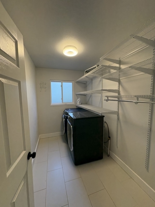 Building Photo - 5705 Davis Cir