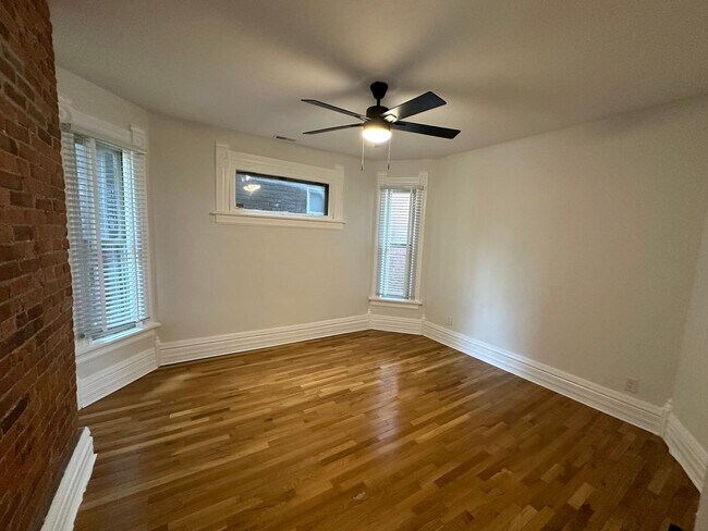 Building Photo - King Ave 225-229 NCR