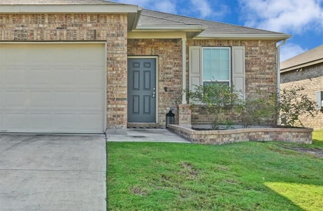 Building Photo - 524 Martha Dr