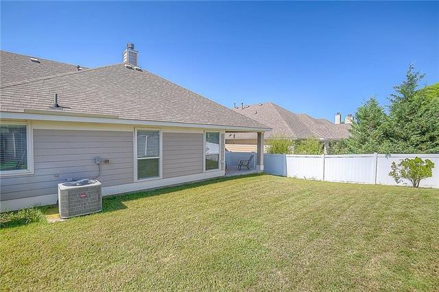 Building Photo - 5009 Holliday Dr