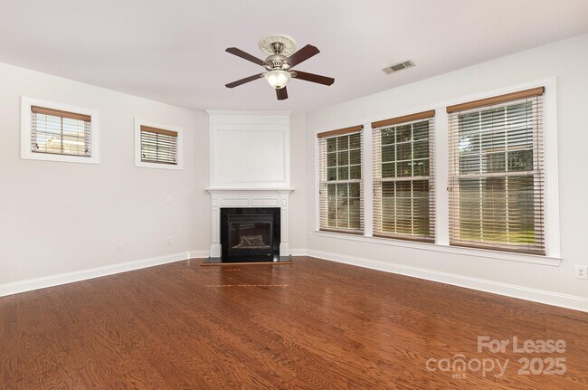 Building Photo - 9429 Ridgeforest Dr