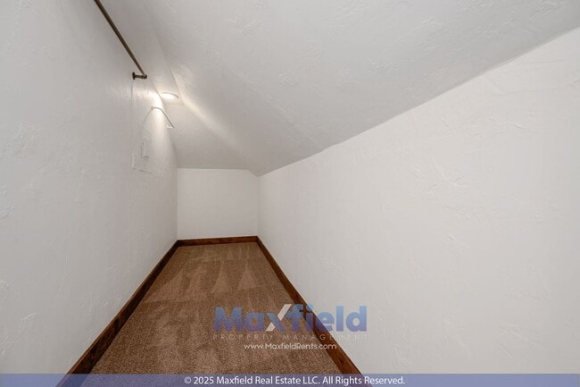 Building Photo - 712 S 900 E