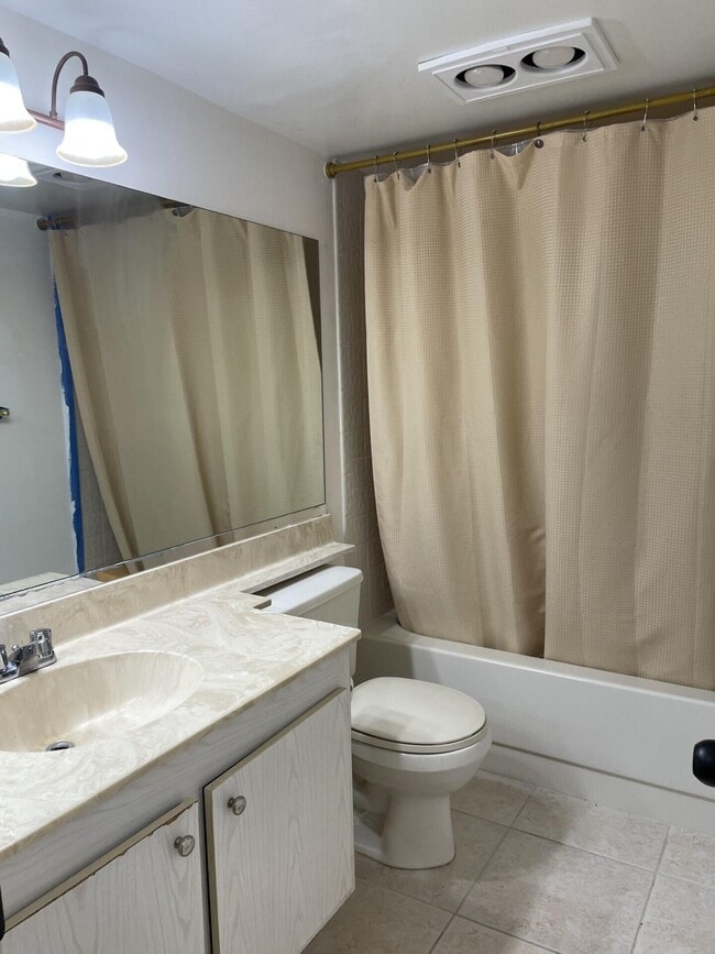 Building Photo - 12568 Shoreline Dr