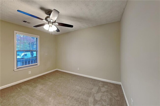 Building Photo - 163 Springbrooke Trl