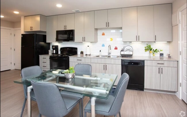 Building Photo - 1800 S I-35 Frontage Rd