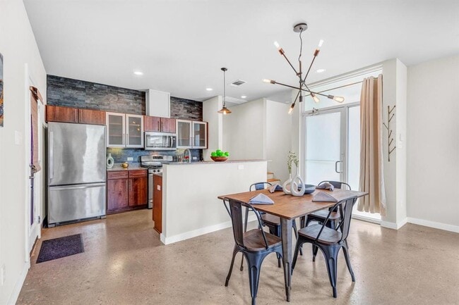 Building Photo - 5325 Sendero Hills Pkwy