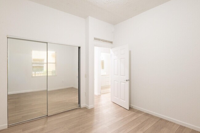 Building Photo - 1650 Presidential Way