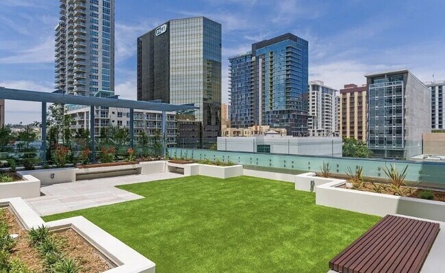 Building Photo - Panoramic Bayfront Luxury Living in the Heart of Little Italy