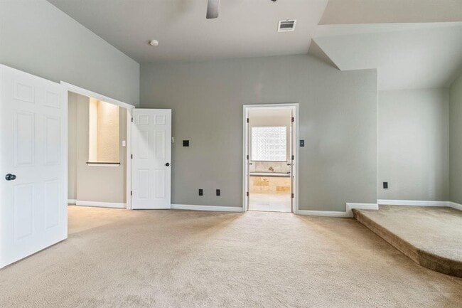 Building Photo - 2020 Petrified Forest Dr