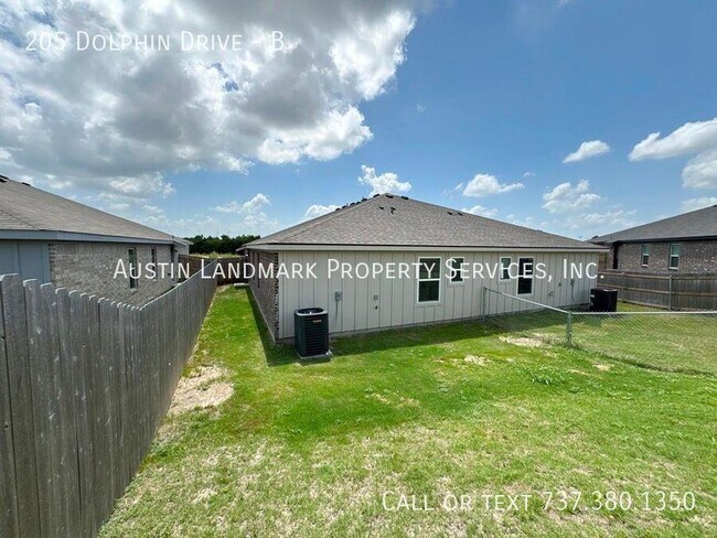 Building Photo - 205 Dolphin Dr