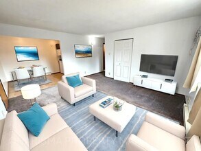 Building Photo - 2 BD, 1 BA in Garretson - Small Town Living Near Big City Amenities