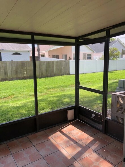 Building Photo - 43 Las Palmas Way