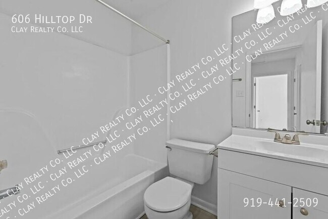Building Photo - 606 Hilltop Dr