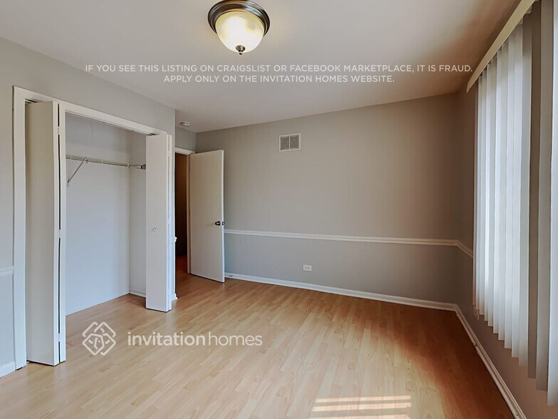 Building Photo - 10528 S 83rd Ave