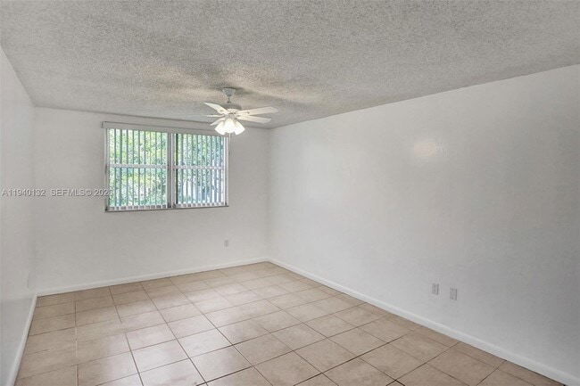 Building Photo - 8343 Lake Dr