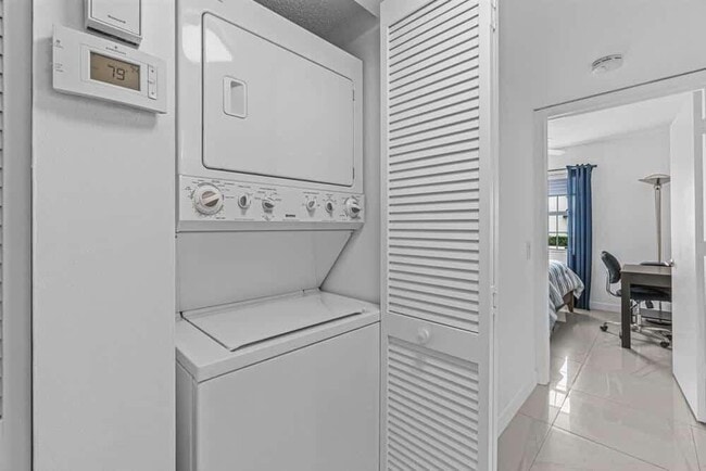 Building Photo - 154 Waterside Dr