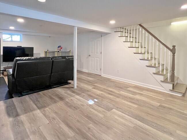 Building Photo - 14 Sabina Way