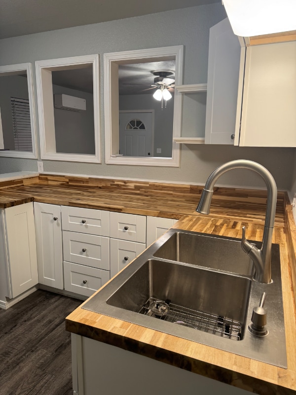 Building Photo - 1907 Nix St