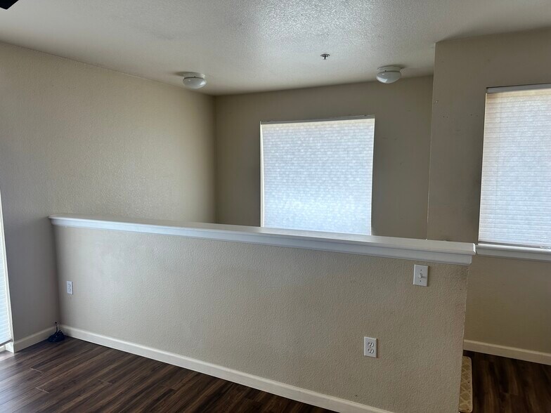 Building Photo - 127 Jules Way