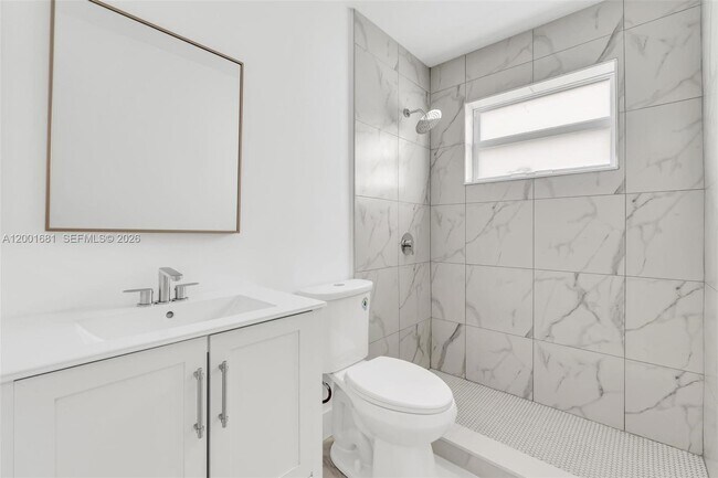 Building Photo - 1611 NE 50th Ct