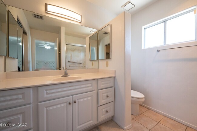 Building Photo - 4339 E Samantha Dr