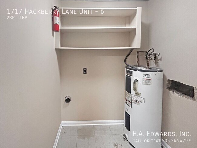 Building Photo - 1717 Hackberry Ln