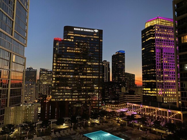 Building Photo - 475 Brickell Ave