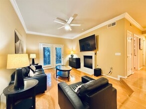 Building Photo - 2400 McCue Rd