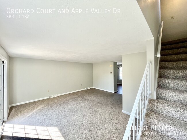 Building Photo - 2-car garage! Roomy 3-bed townhome in Dall...