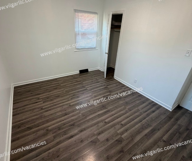 Building Photo - Newly Renovated 3- Bedrooms,  1-Bathroom Home