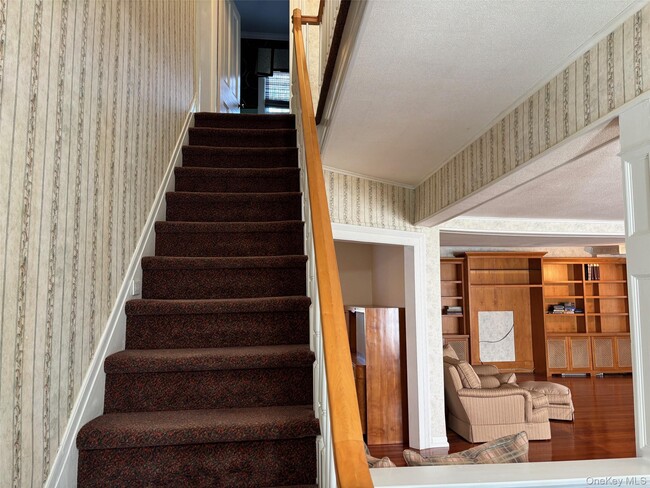 Building Photo - 185 S Country Rd