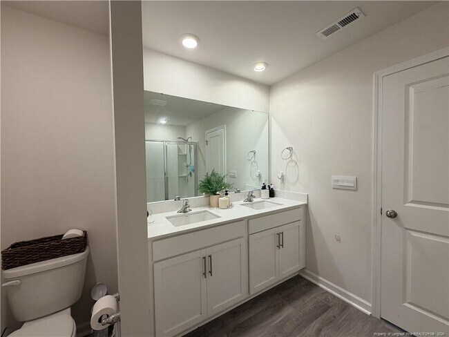 Building Photo - 225 David Hl Dr
