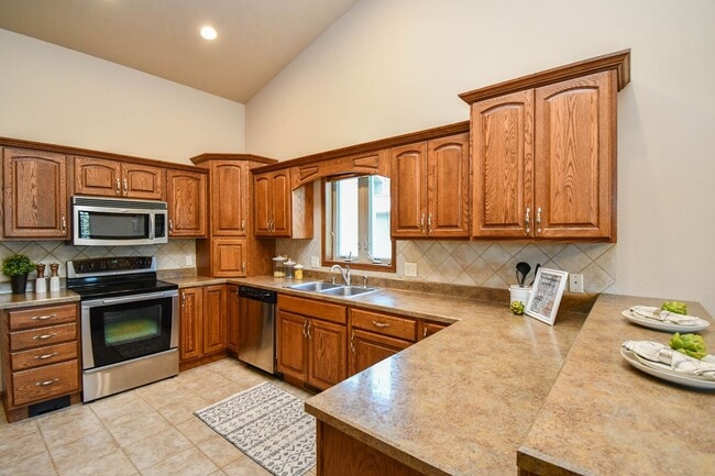 Building Photo - 3908 W 89th St