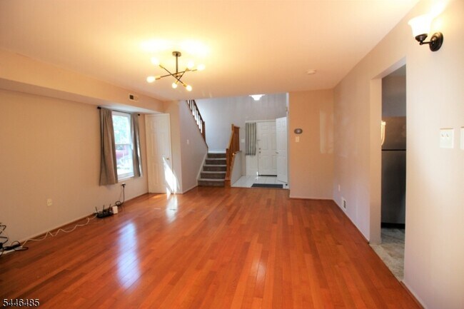 Building Photo - 83 Winchester Way